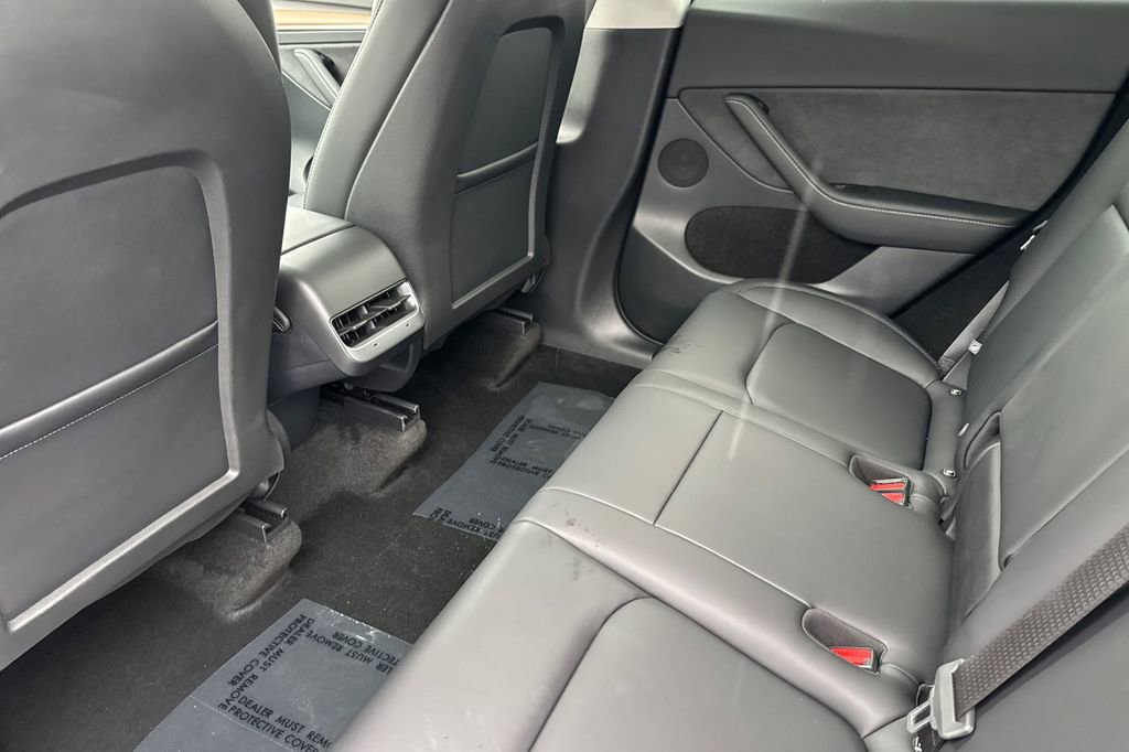 Used 2025 Tesla Model Y Long Range image 11