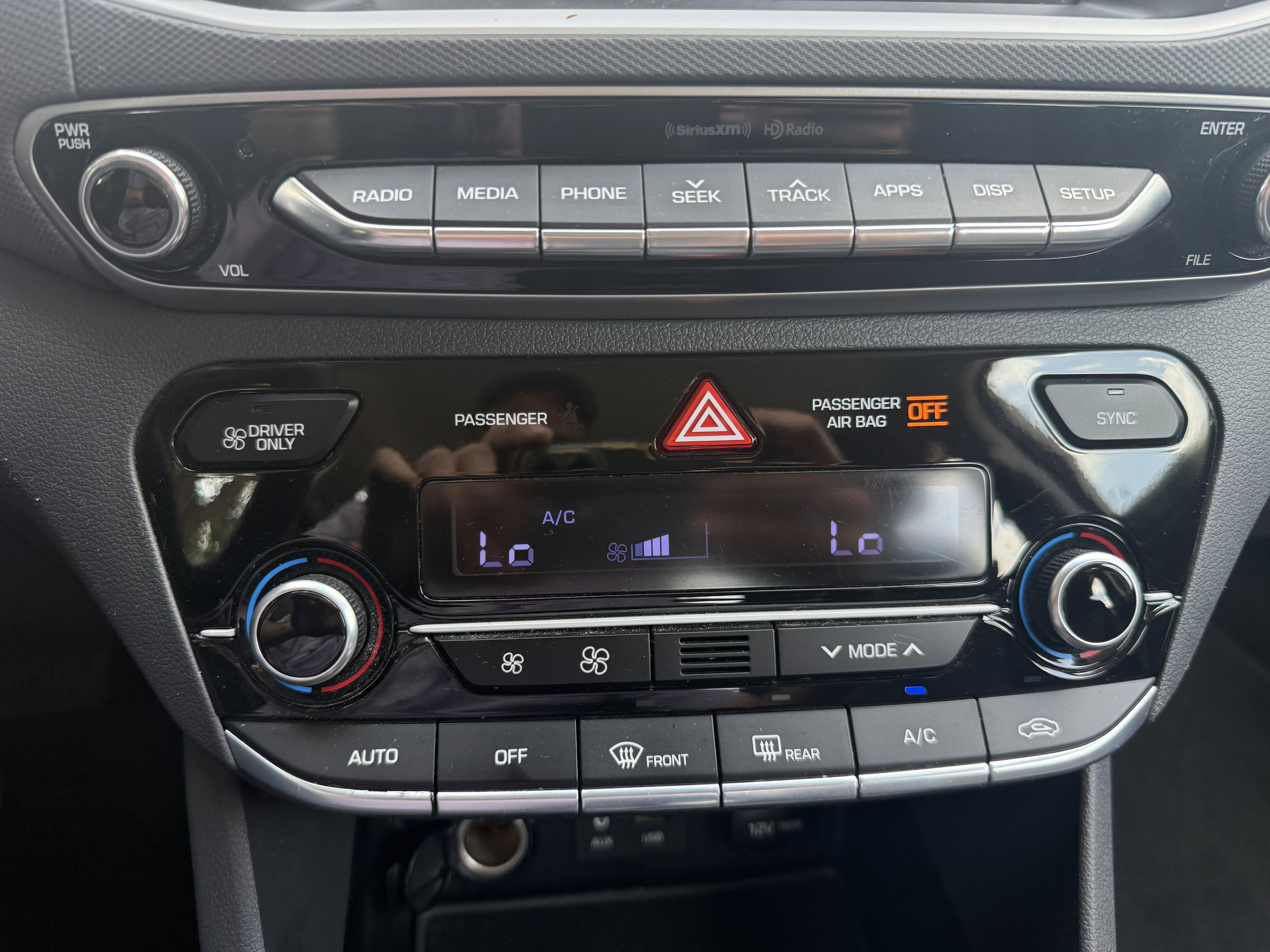 Used 2018 Hyundai Ioniq Blue FWD image 23