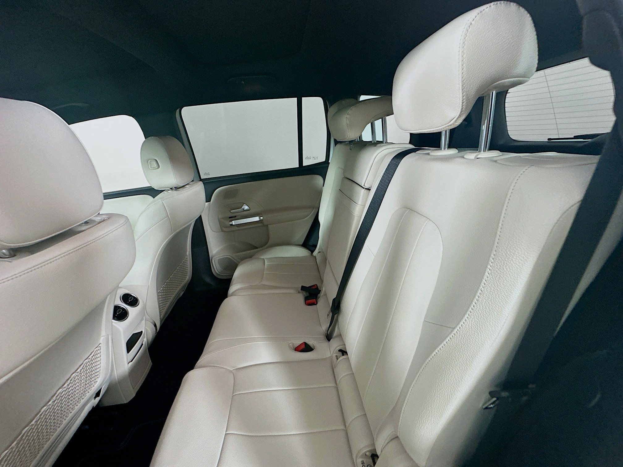 Certified 2025 Mercedes-Benz GLB 250 4MATIC image 31