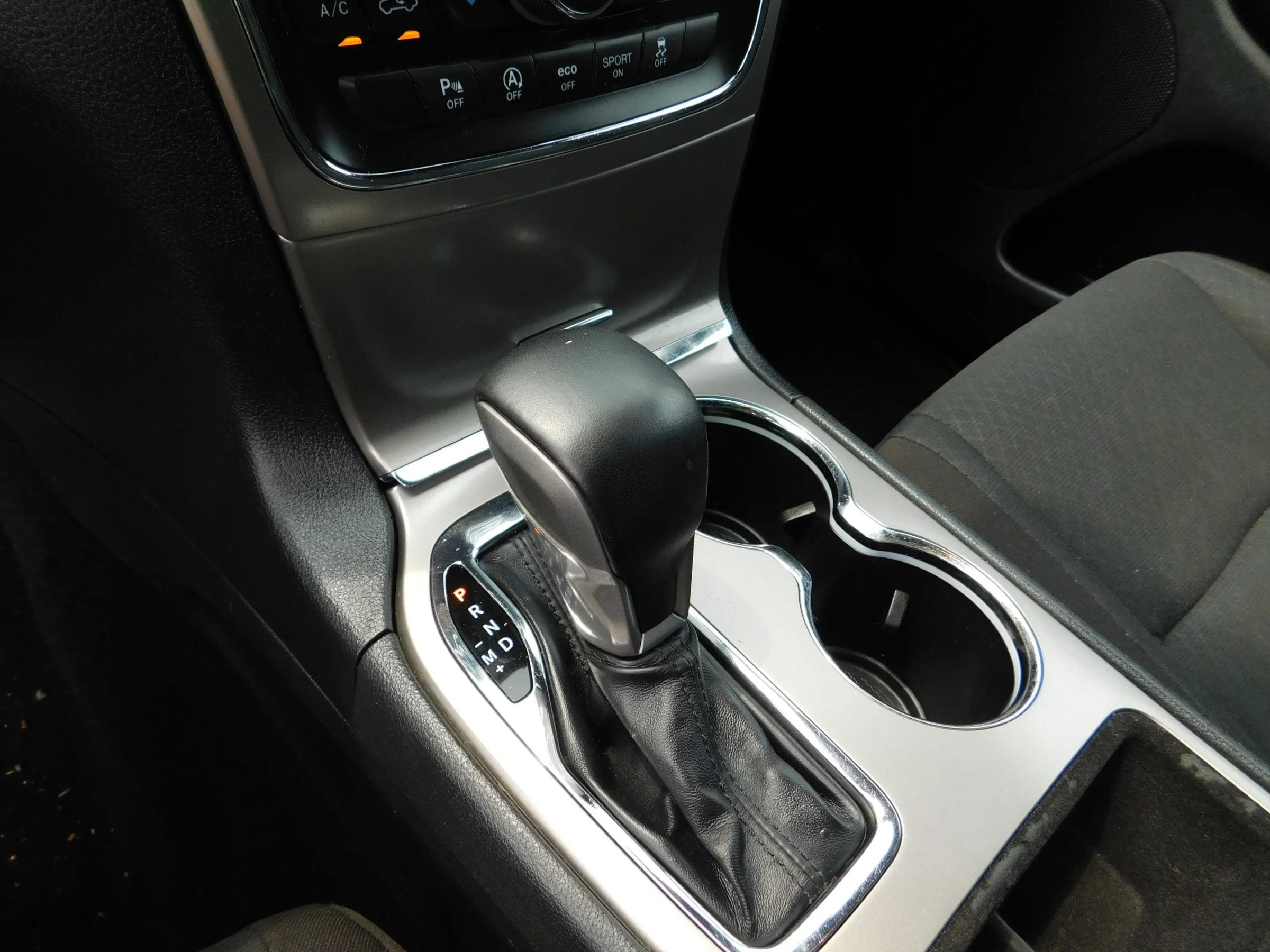 Used 2021 Jeep Grand Cherokee Laredo AWD/4WD image 21