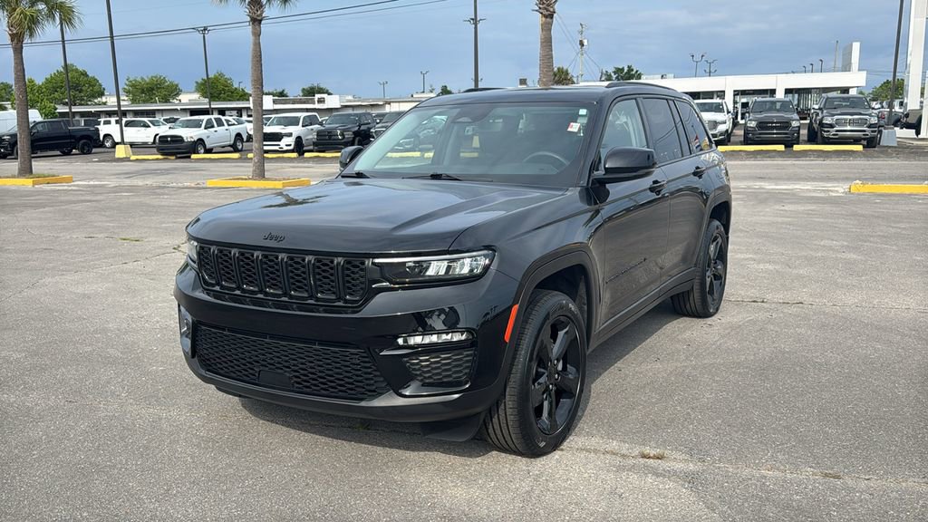 Used 2023 Jeep Grand Cherokee Limited w/ Black Appearance Package RWD image 1
