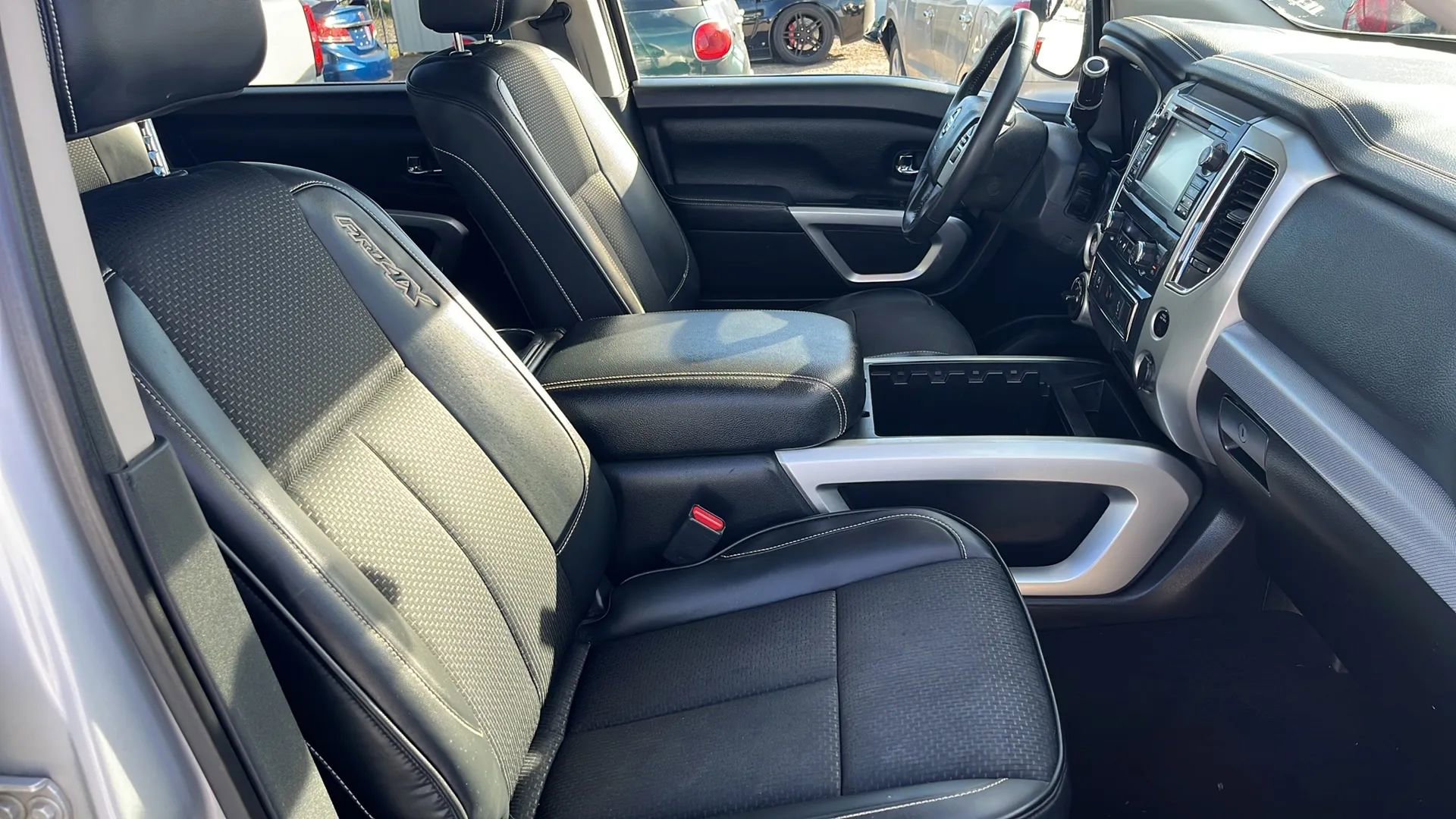 Used 2018 Nissan Titan PRO-4X image 15