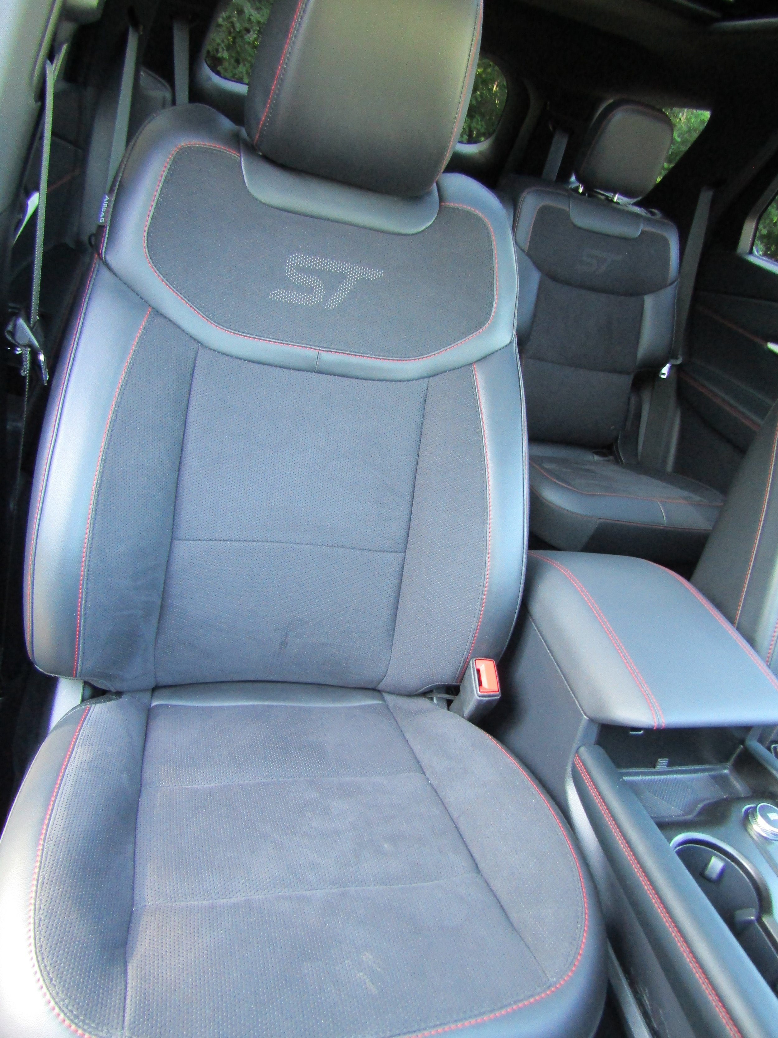 Used 2025 Ford Explorer ST w/ Sun And Sound Package AWD/4WD image 41