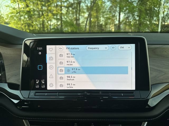 Used 2025 Volkswagen Atlas SE w/ Black Wheel Package image 22