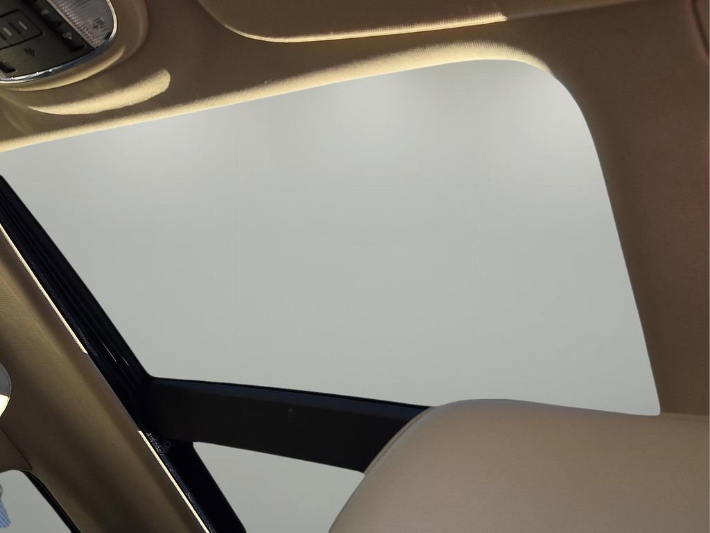 Used 2021 Jeep Grand Cherokee Limited w/ Luxury Group II image 15