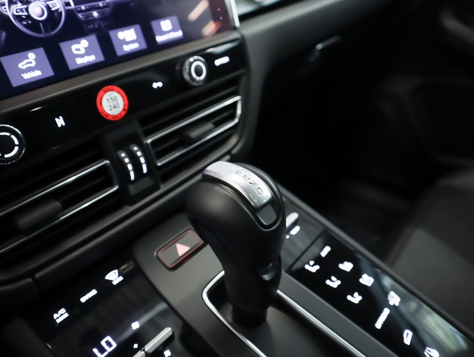 Certified 2026 Porsche Macan AWD/4WD image 14