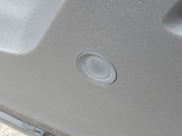 Certified 2023 Volvo XC40 B5 Plus w/ Driver Assist Package AWD/4WD image 9