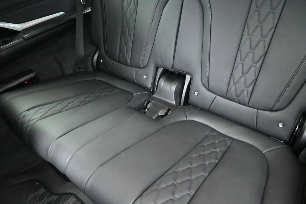 Used 2025 BMW X7 M60i w/ Executive Package AWD/4WD image 17
