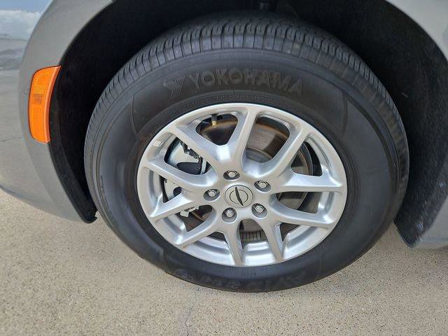 Used 2025 Chrysler Pacifica Select FWD image 28