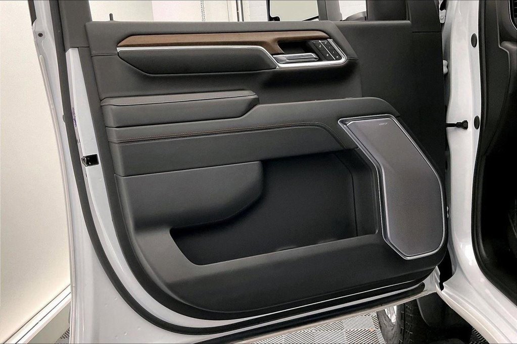 Used 2024 Chevrolet Silverado 3500 High Country w/ High Country Premium Package image 19