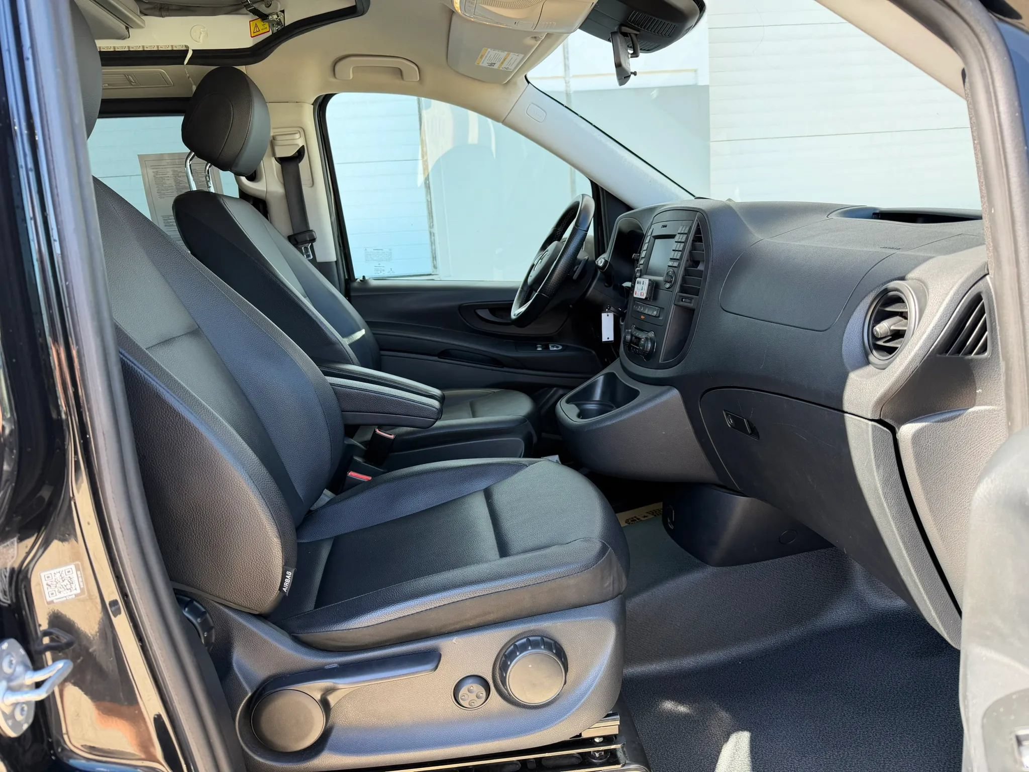 Used 2020 Mercedes-Benz Metris Passenger image 17