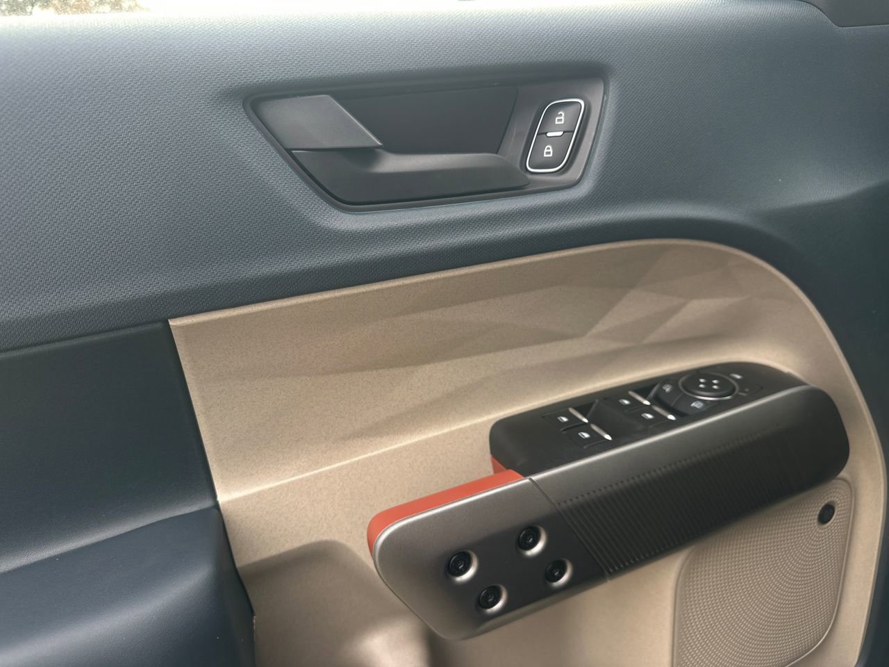 New 2025 Ford Maverick Lariat w/ 4K Tow Package image 34