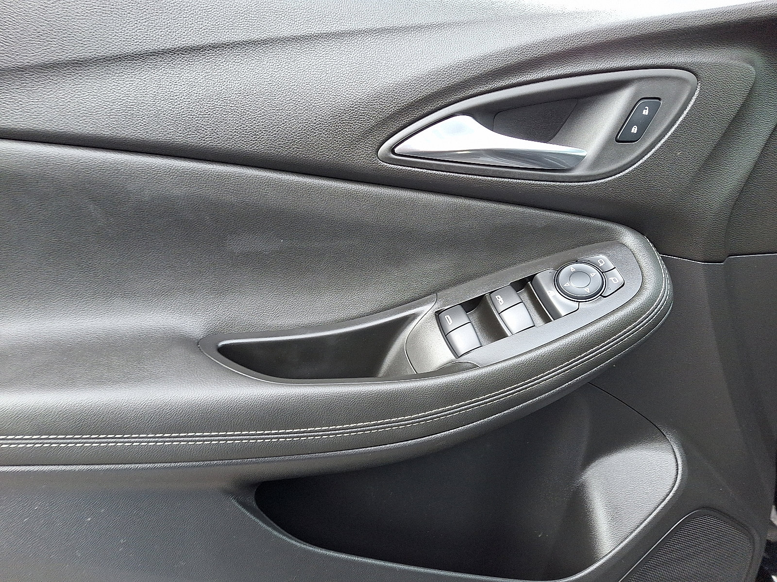 Used 2024 Buick Encore GX Preferred image 13