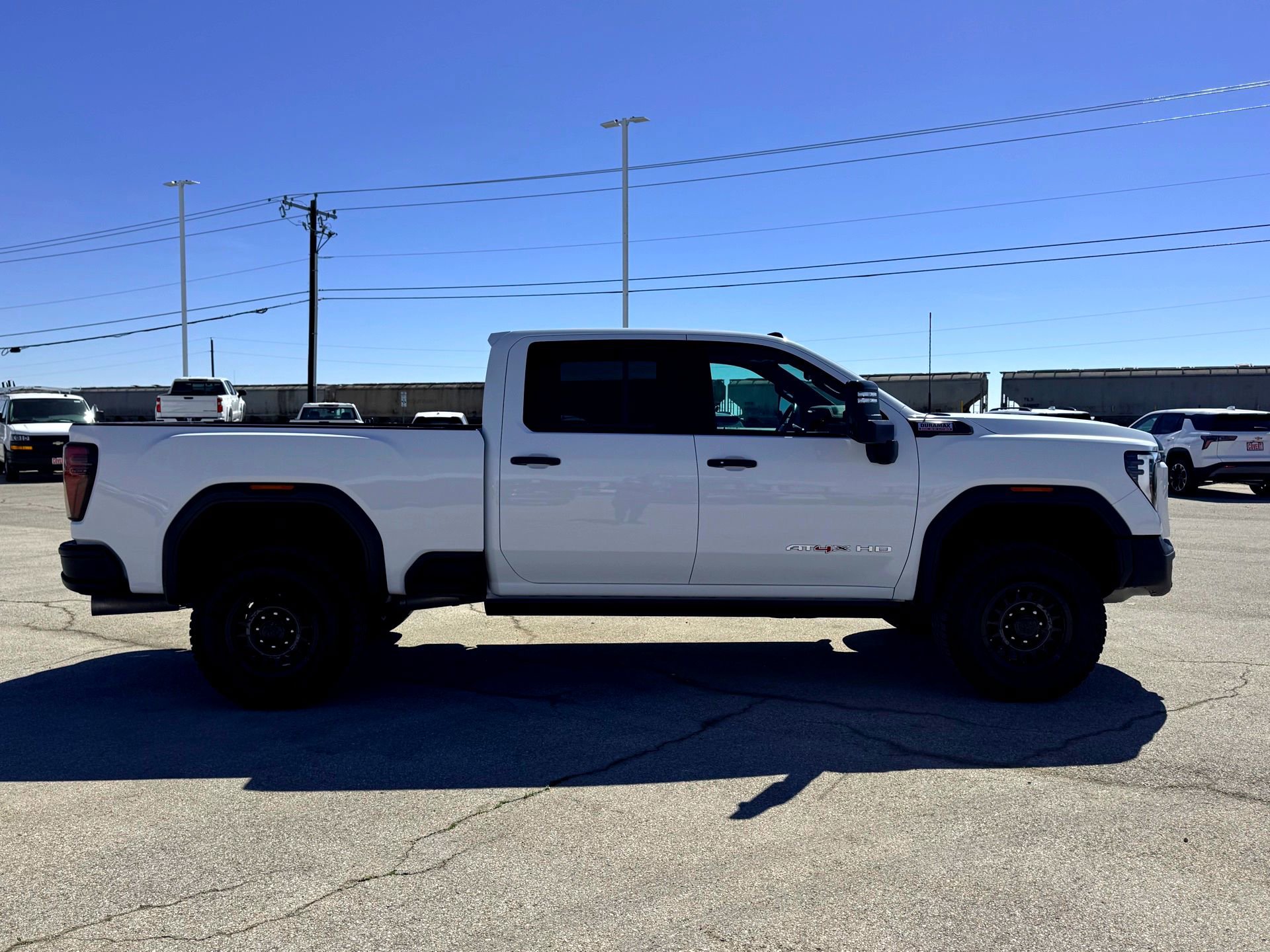 Used 2024 GMC Sierra 2500 AT4X w/ AT4X AEV Edition image 8