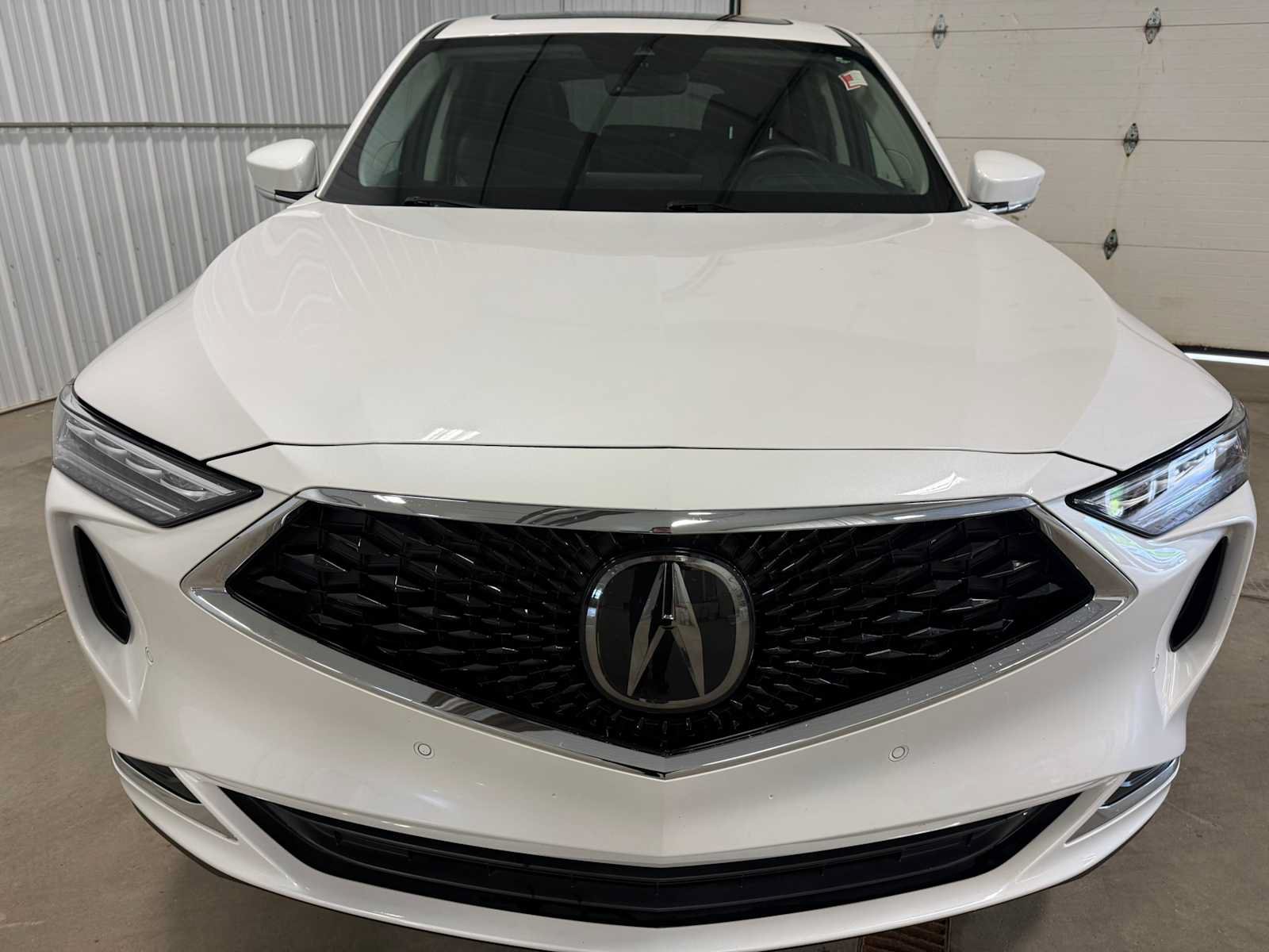Used 2024 Acura MDX SH-AWD w/ Technology Package image 3
