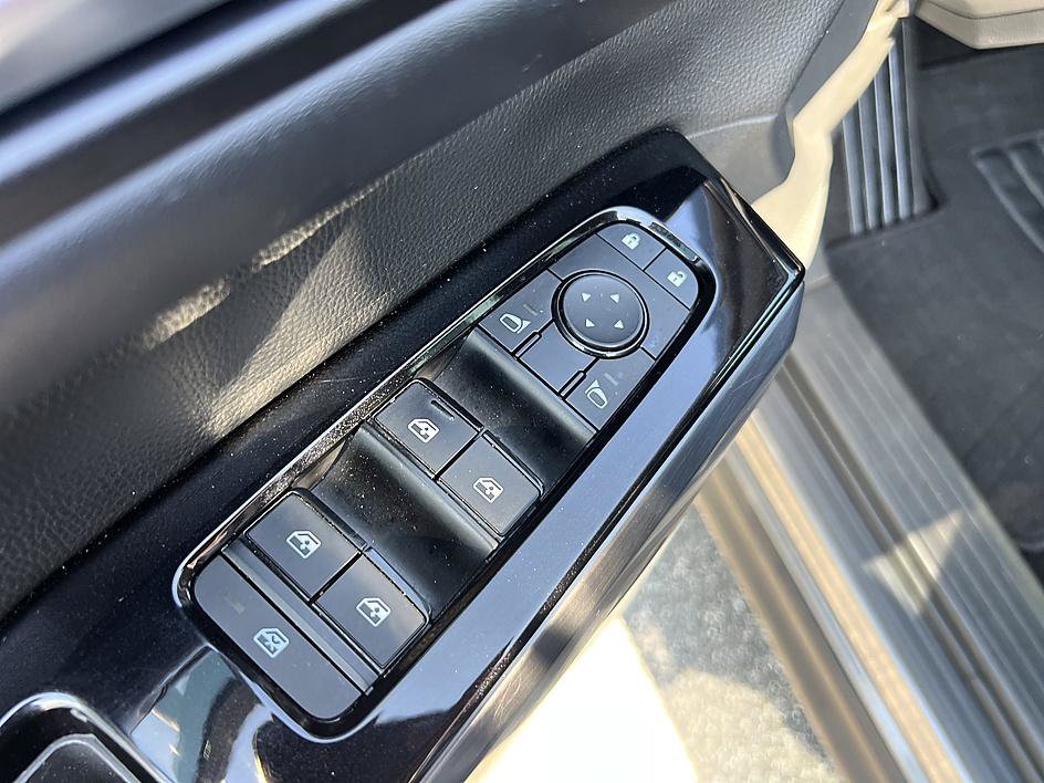 Used 2023 Nissan Pathfinder SL AWD/4WD image 20