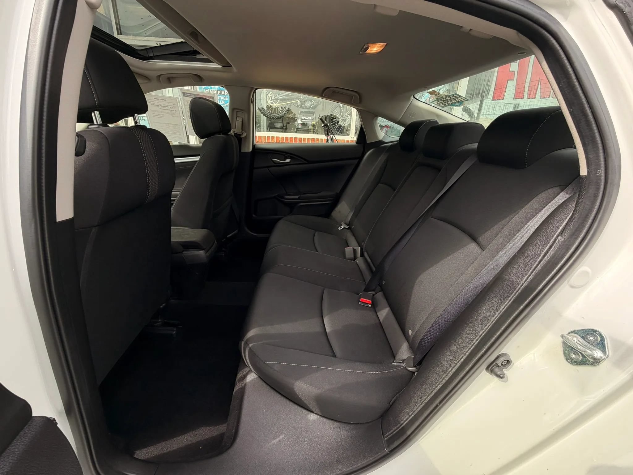 Used 2018 Honda Civic EX-T image 11