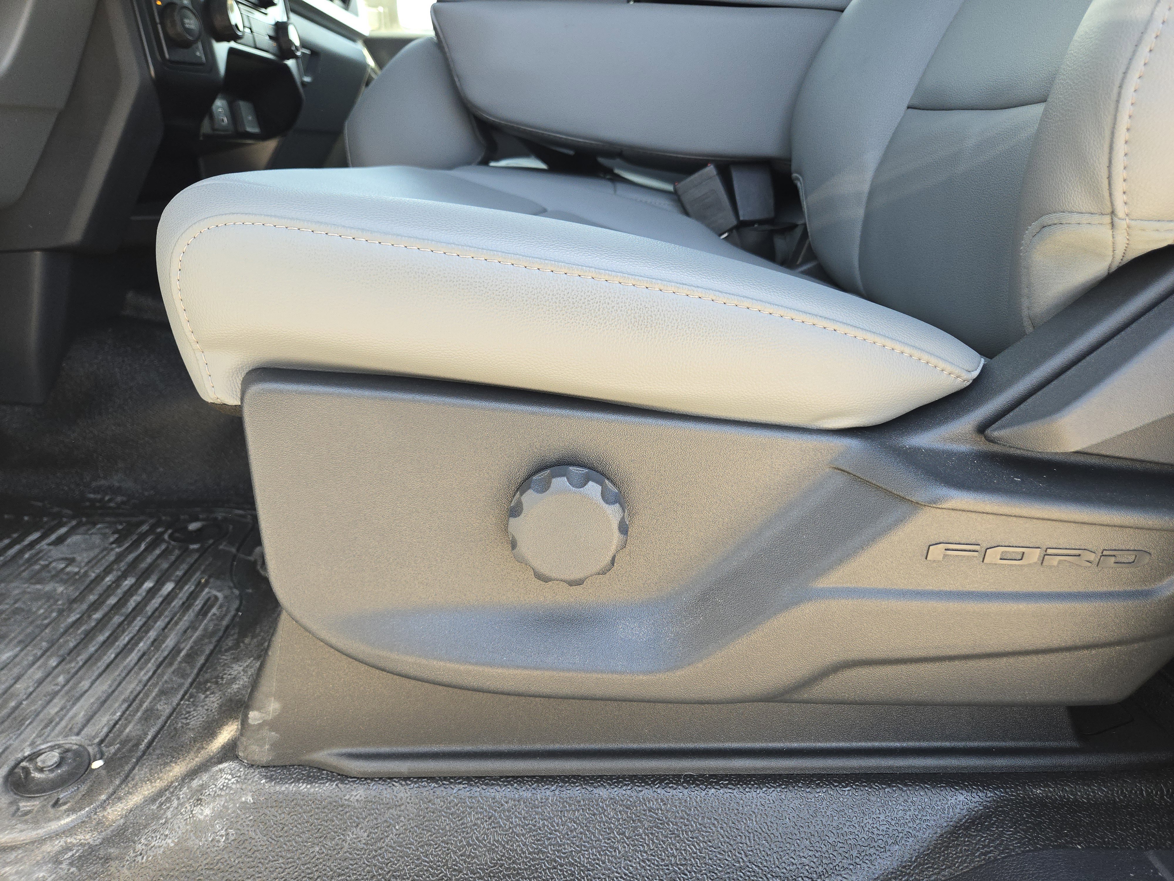 New 2026 Ford F450 XL w/ XL Chrome Package image 19