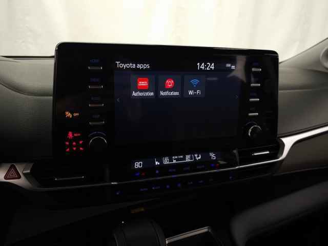 Used 2023 Toyota Sienna XLE image 26