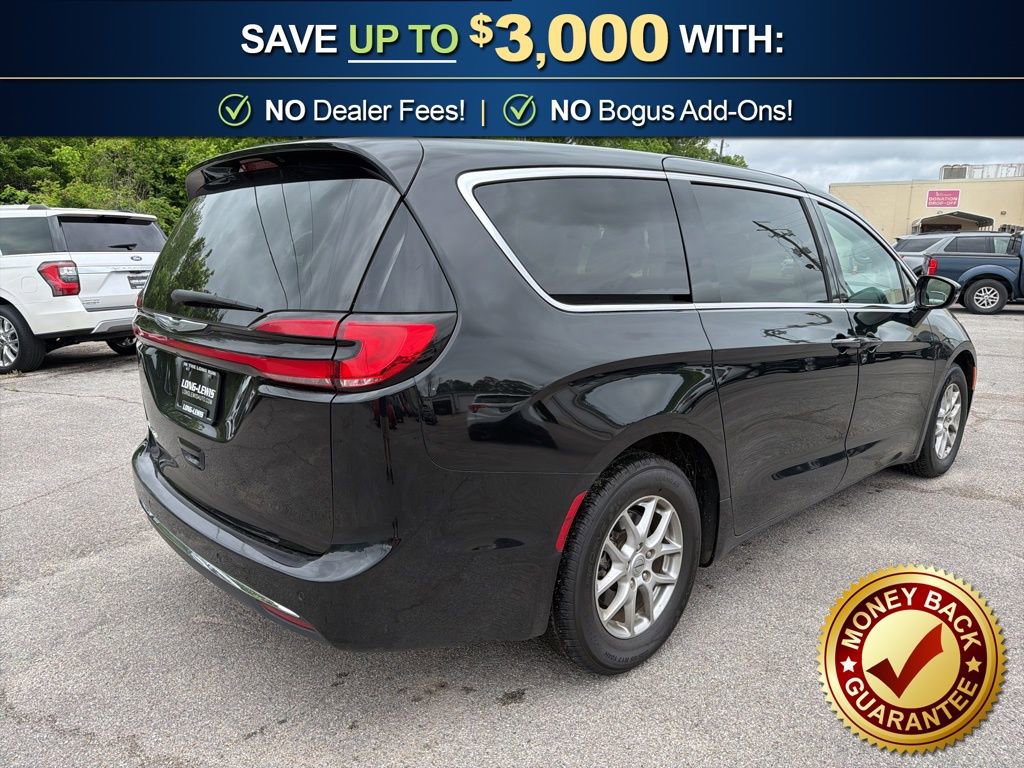 Used 2024 Chrysler Pacifica Touring-L FWD image 5