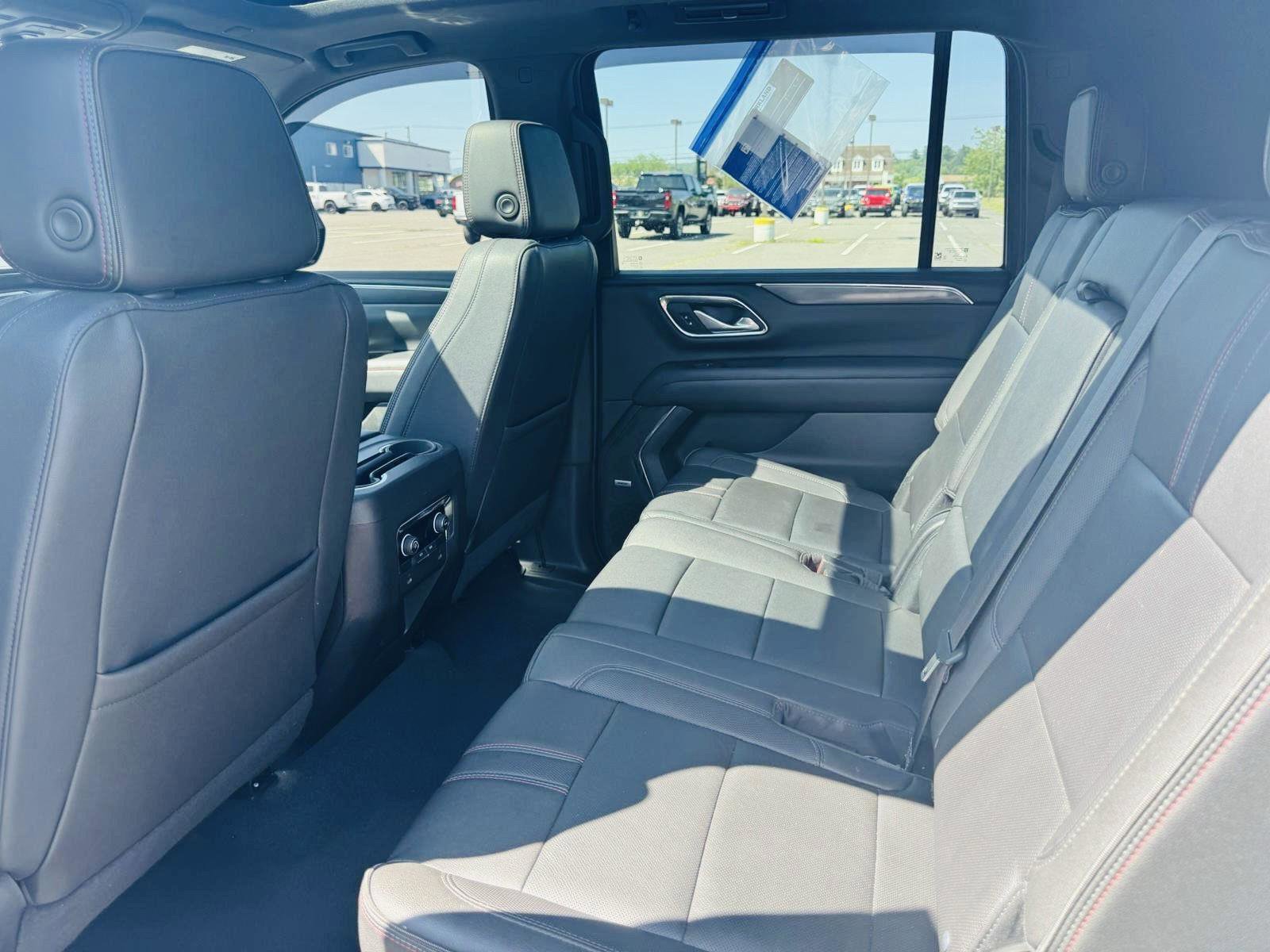 Used 2023 Chevrolet Suburban RST image 36