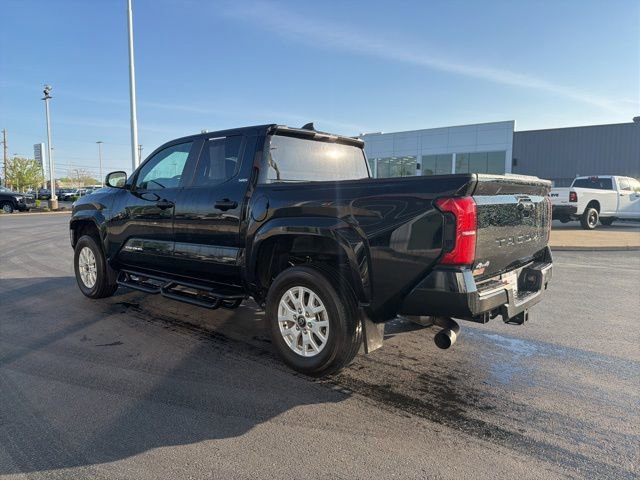 Used 2024 Toyota Tacoma SR5 AWD/4WD image 5