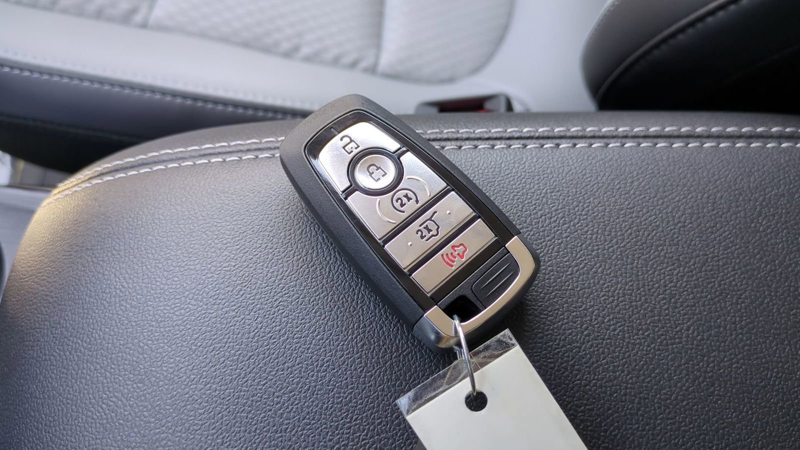 New 2025 Ford Escape SE image 35