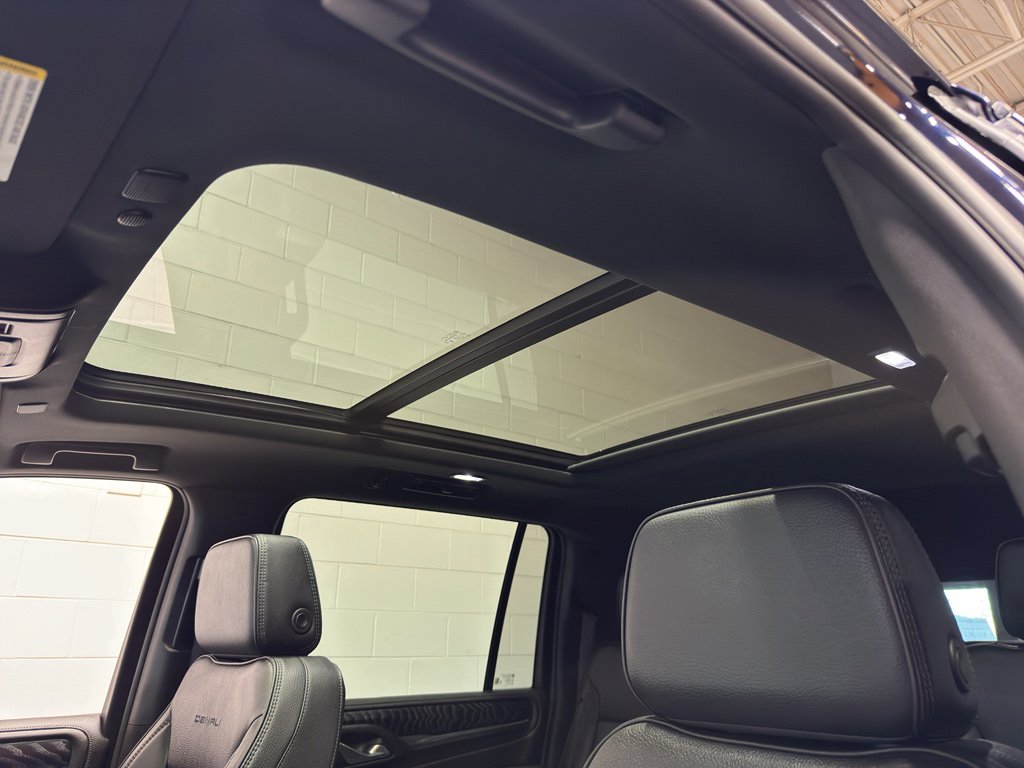 Used 2024 GMC Yukon XL Denali image 40