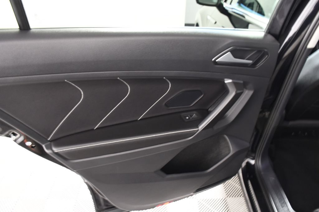 Used 2023 Volkswagen Tiguan SE AWD/4WD image 25