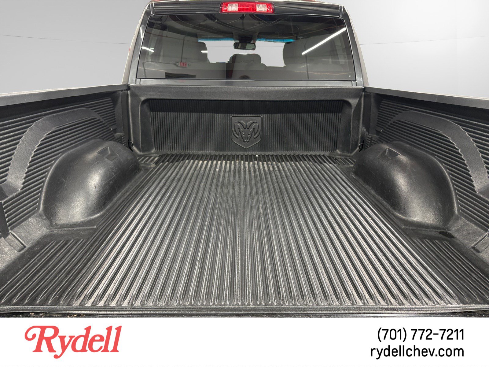 Used 2015 RAM 1500 Express w/ Black Ram 1500 Express Group AWD/4WD image 18