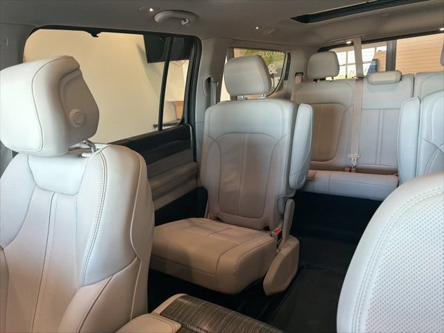 Used 2023 Jeep Wagoneer Series III w/ Premium Group I AWD/4WD image 14