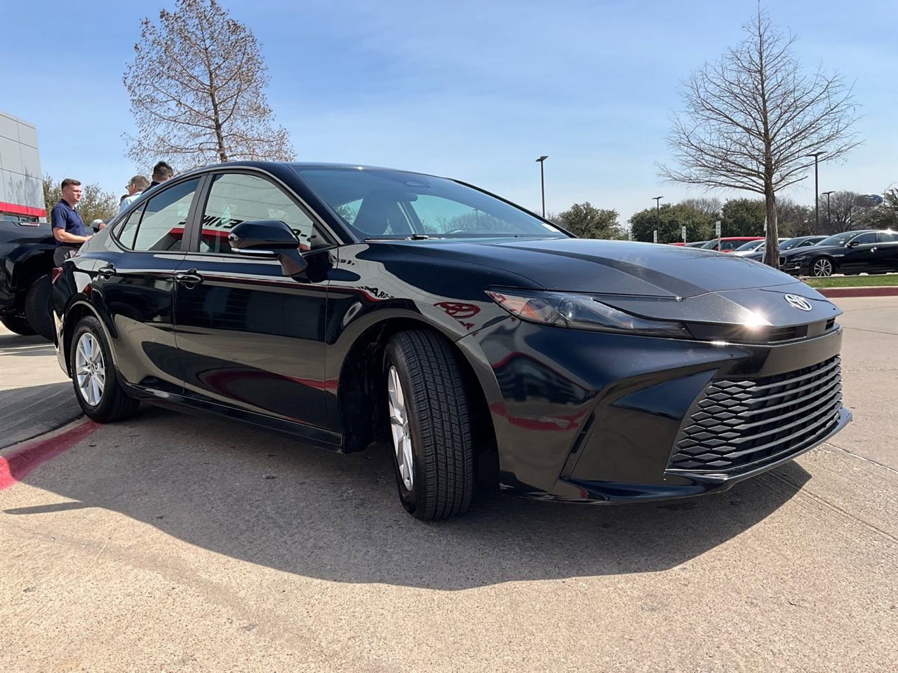 Used 2025 Toyota Camry LE image 4