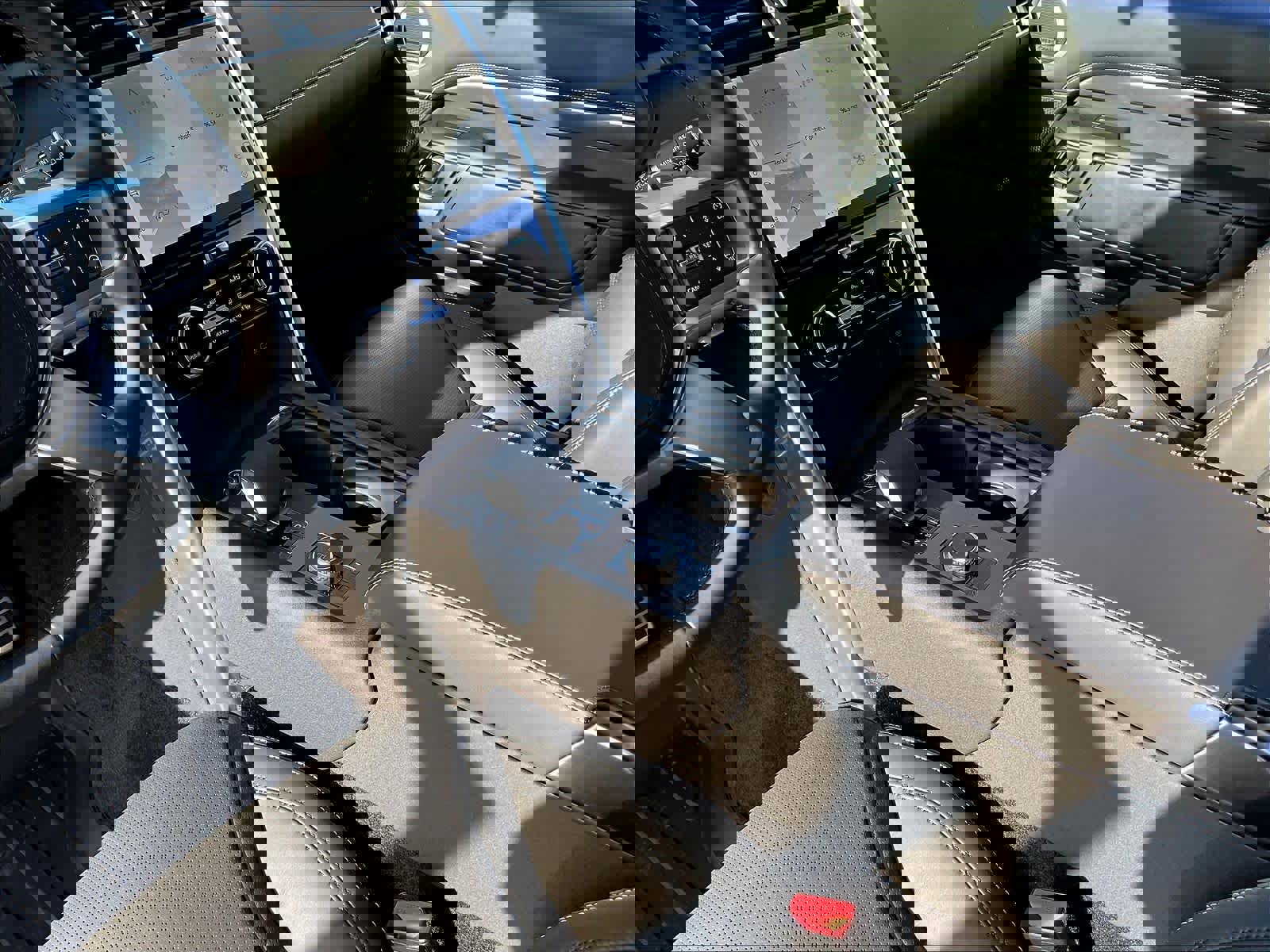 New 2025 Land Rover Discovery Metropolitan Edition image 10