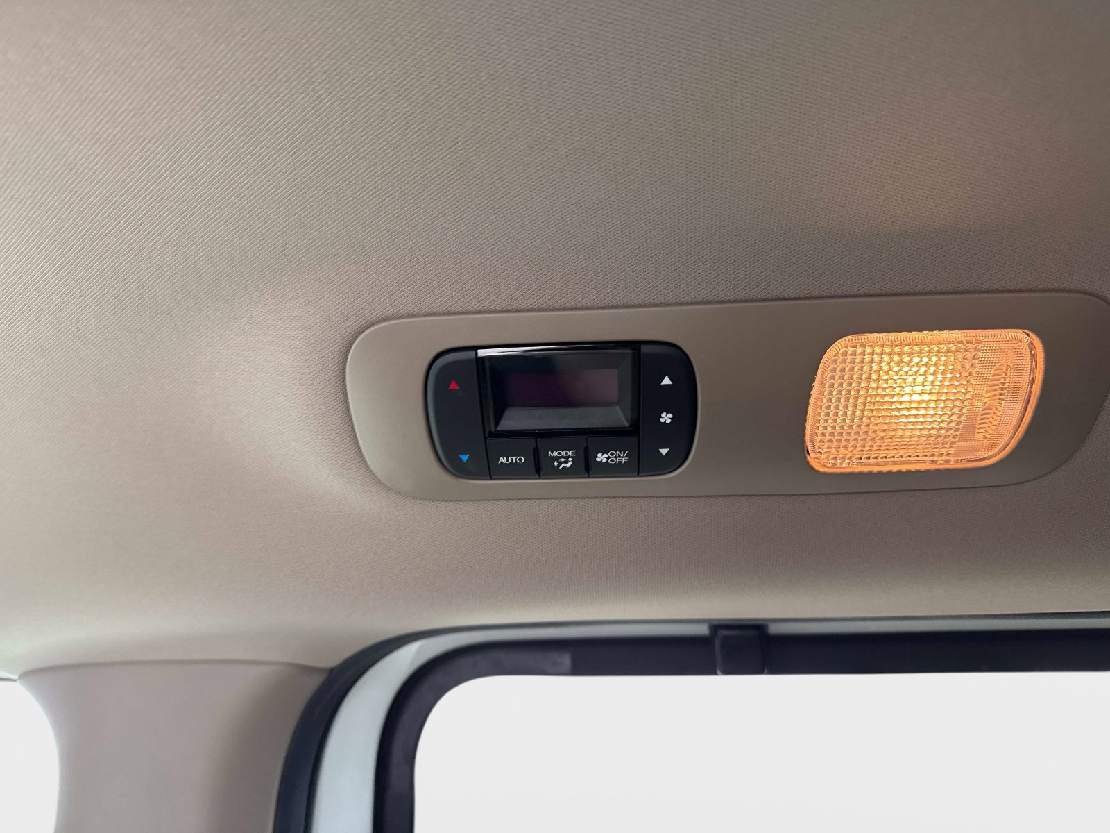 Used 2024 Honda Odyssey Elite image 17