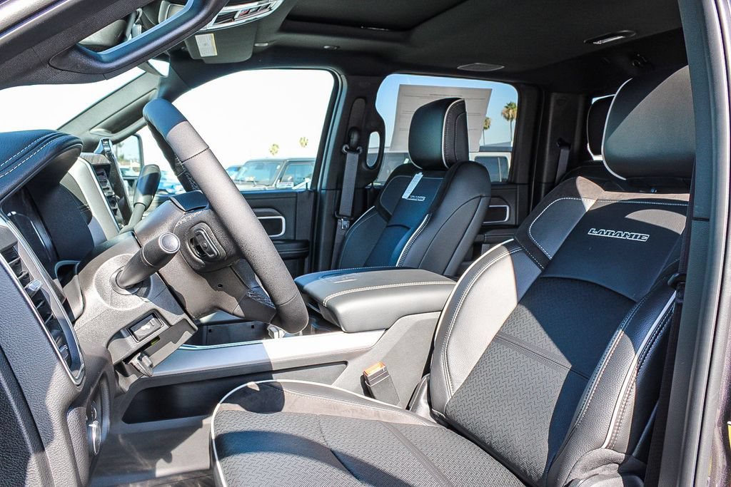 New 2026 RAM 3500 Laramie AWD/4WD image 18