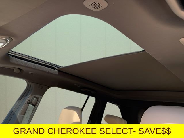 New 2025 Jeep Grand Cherokee Limited w/ Black Appearance Package image 30