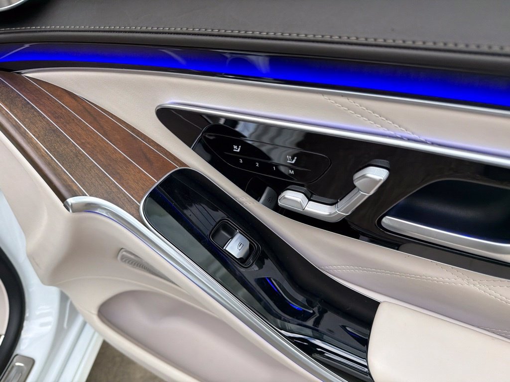 Used 2024 Mercedes-Benz Maybach S 580 4MATIC image 35