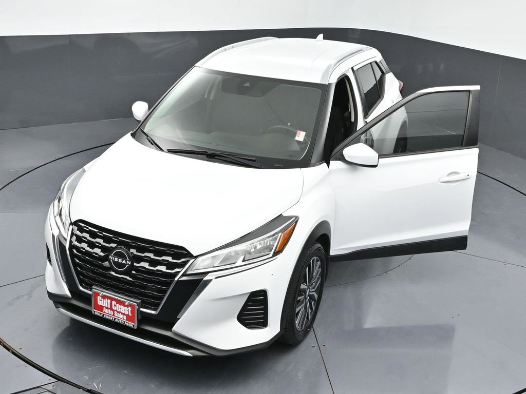 Used 2022 Nissan Kicks SV image 39