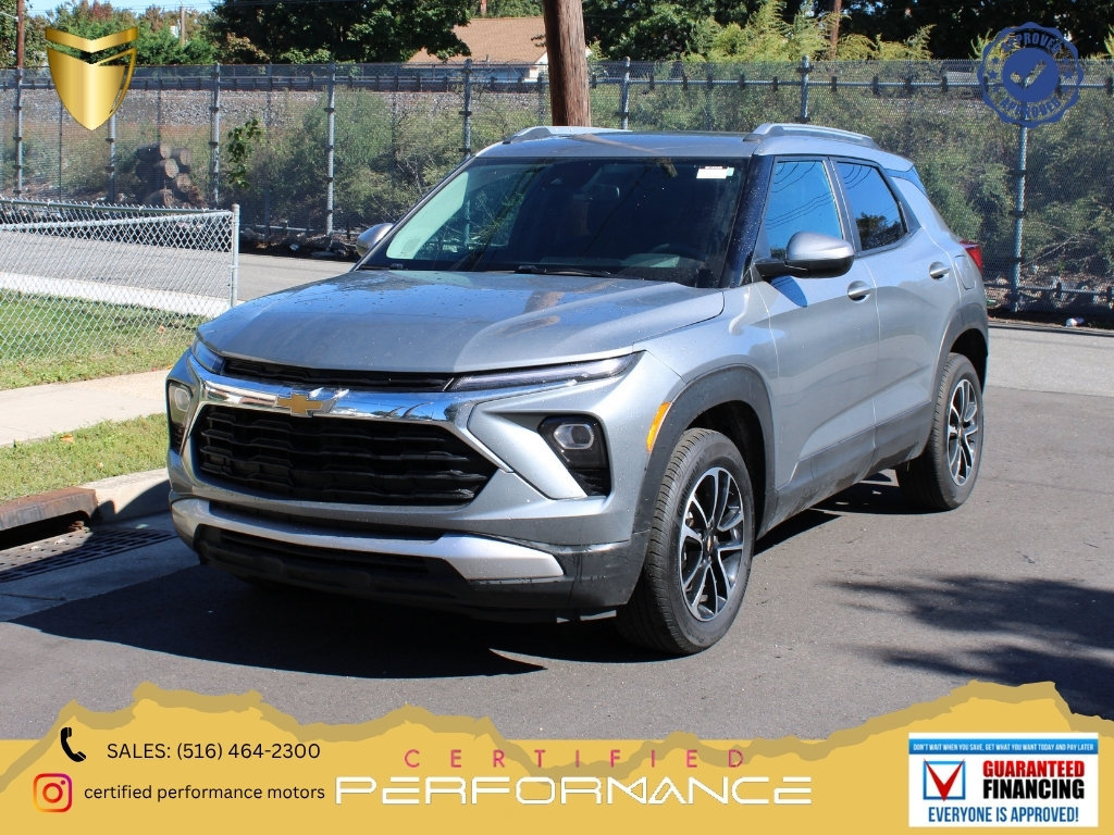 Used 2025 Chevrolet TrailBlazer LT AWD/4WD image 1