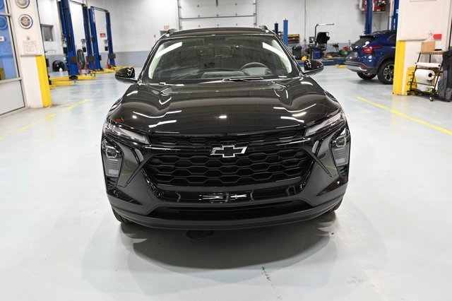 New 2026 Chevrolet Trax LT w/ Driver Confidence Package image 2