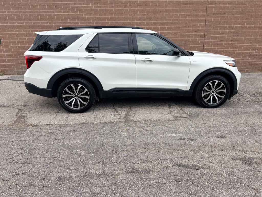 Used 2023 Ford Explorer ST-Line w/ Class IV Trailer Tow Package AWD/4WD image 6