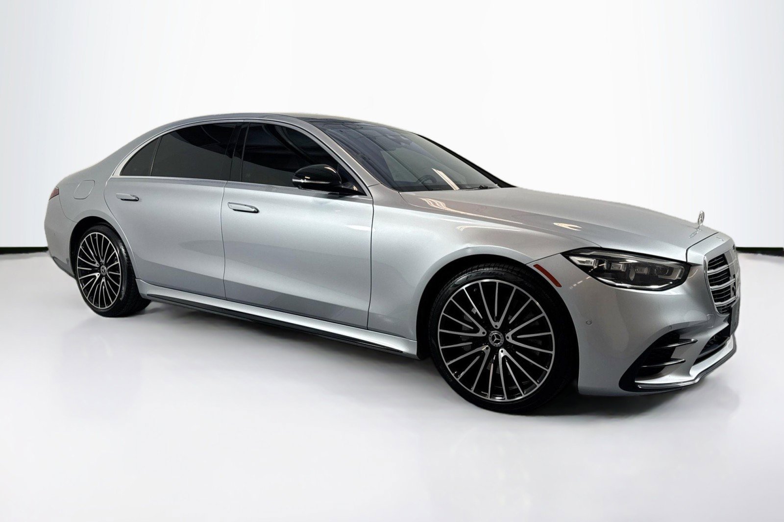 Used 2022 Mercedes-Benz S 580 S 580 image 3