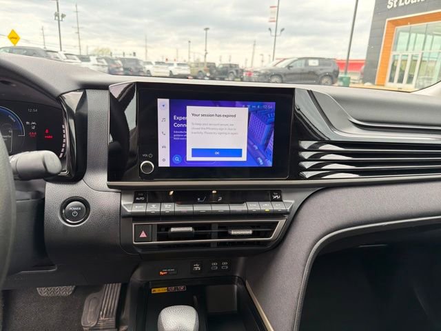 Used 2025 Toyota Camry LE image 35