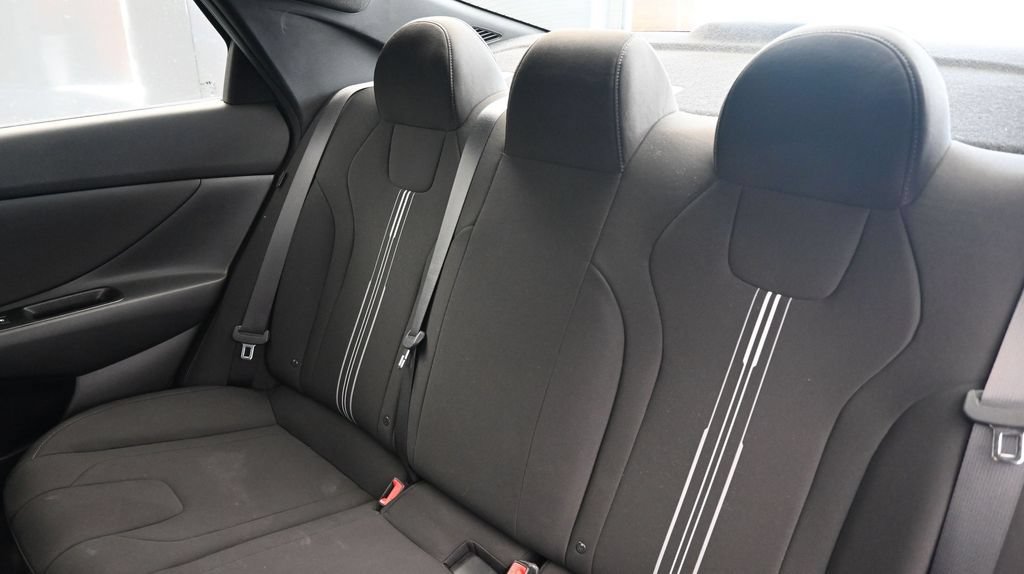 Certified 2025 Hyundai Elantra Sport FWD image 19