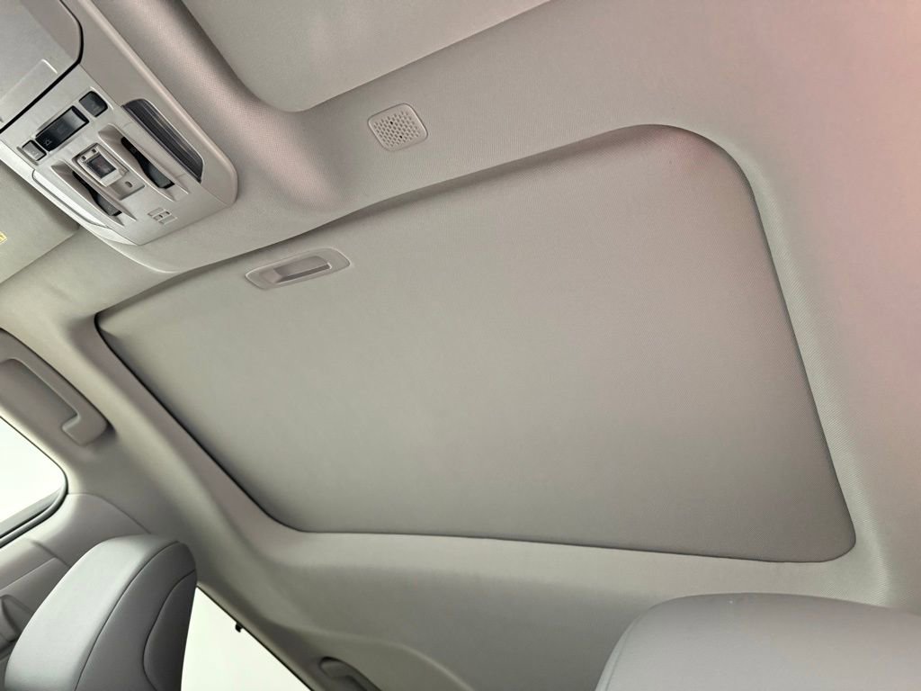 Used 2022 Toyota Highlander XLE image 19