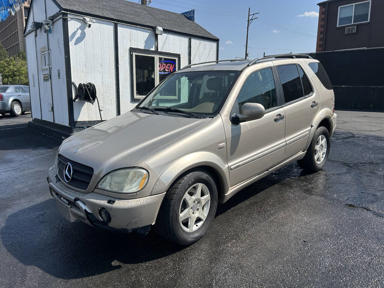 Used 2001 Mercedes-Benz ML 430 4MATIC image 2