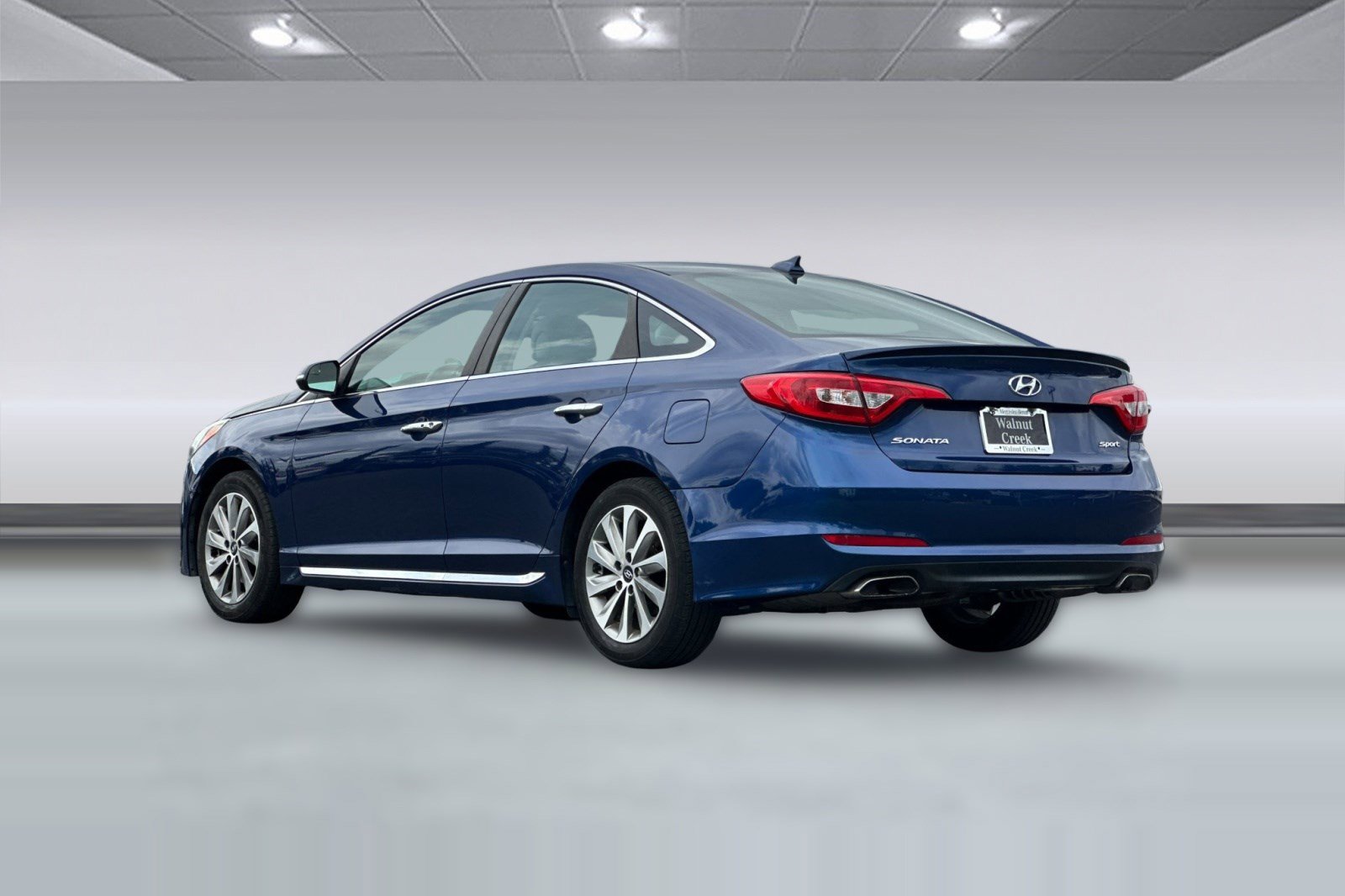 Used 2017 Hyundai Sonata Sport w/ Value Edition Package 02 FWD image 3