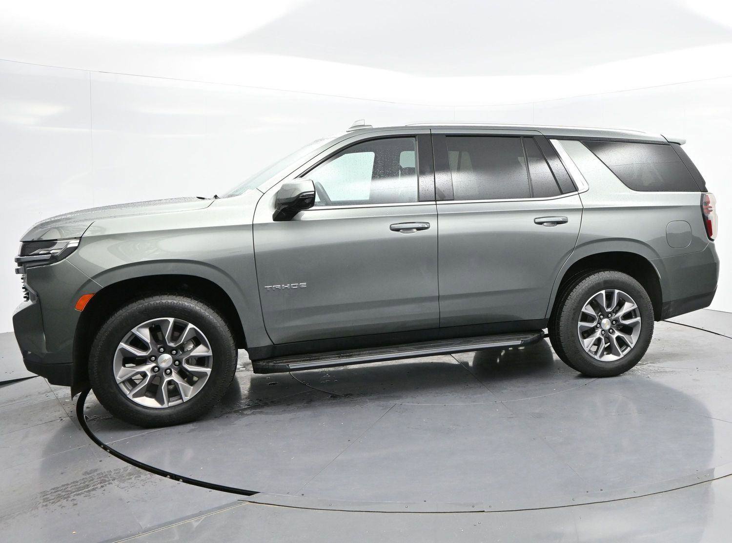 Used 2023 Chevrolet Tahoe LT w/ Luxury Package AWD/4WD image 3