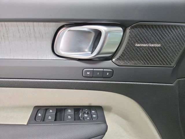 New 2025 Volvo XC40 B5 Plus w/ Protection Package Premier image 18