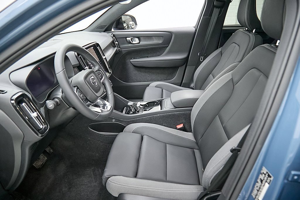 Certified 2023 Volvo C40 Recharge Core w/ Climate Package image 14